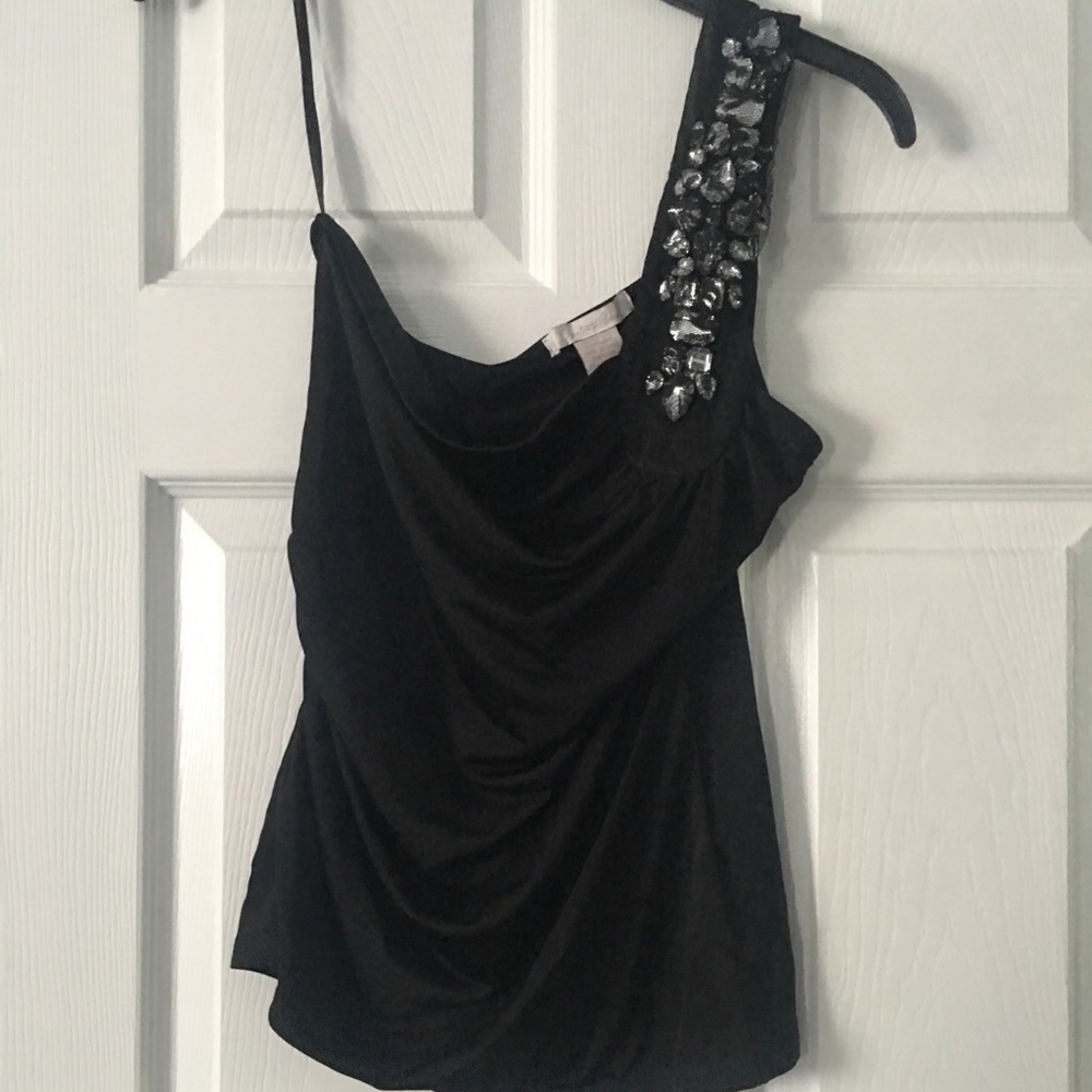 One shoulder top
